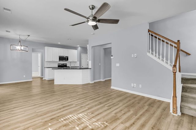 7478 Hawks Circle, Hanahan, SC 29410