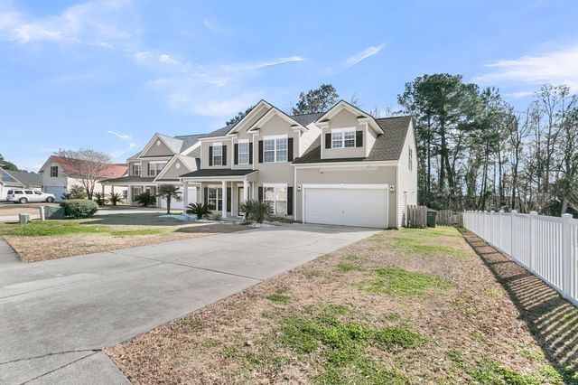 7478 Hawks Circle, Hanahan, SC 29410