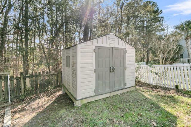 7478 Hawks Circle, Hanahan, SC 29410