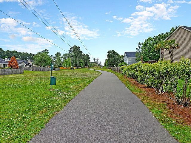 7478 Hawks Circle, Hanahan, SC 29410