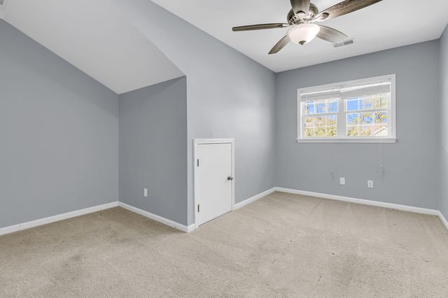 7478 Hawks Circle, Hanahan, SC 29410