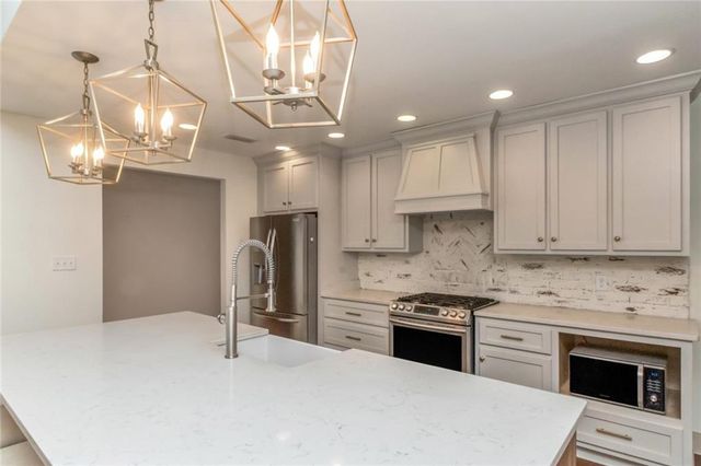 305 Springwood N Drive, Mobile, AL 36608