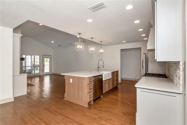 305 Springwood N Drive, Mobile, AL 36608