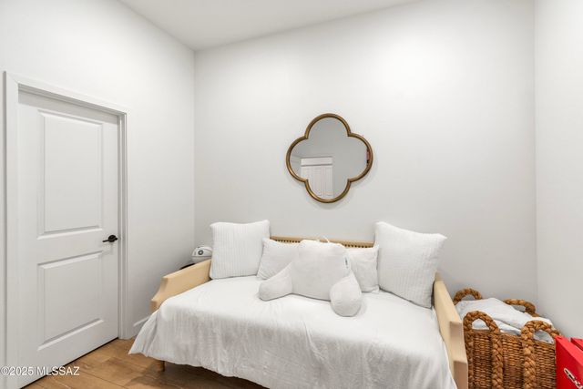 2018 E River Rd Unit 201, Tucson, AZ 85718