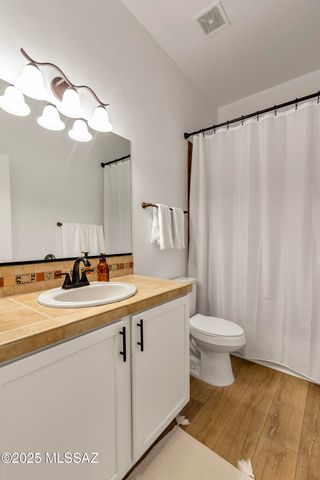 2018 E River Rd Unit 201, Tucson, AZ 85718