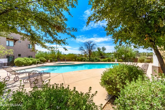 2018 E River Rd Unit 201, Tucson, AZ 85718