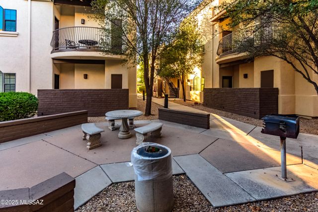2018 E River Rd Unit 201, Tucson, AZ 85718
