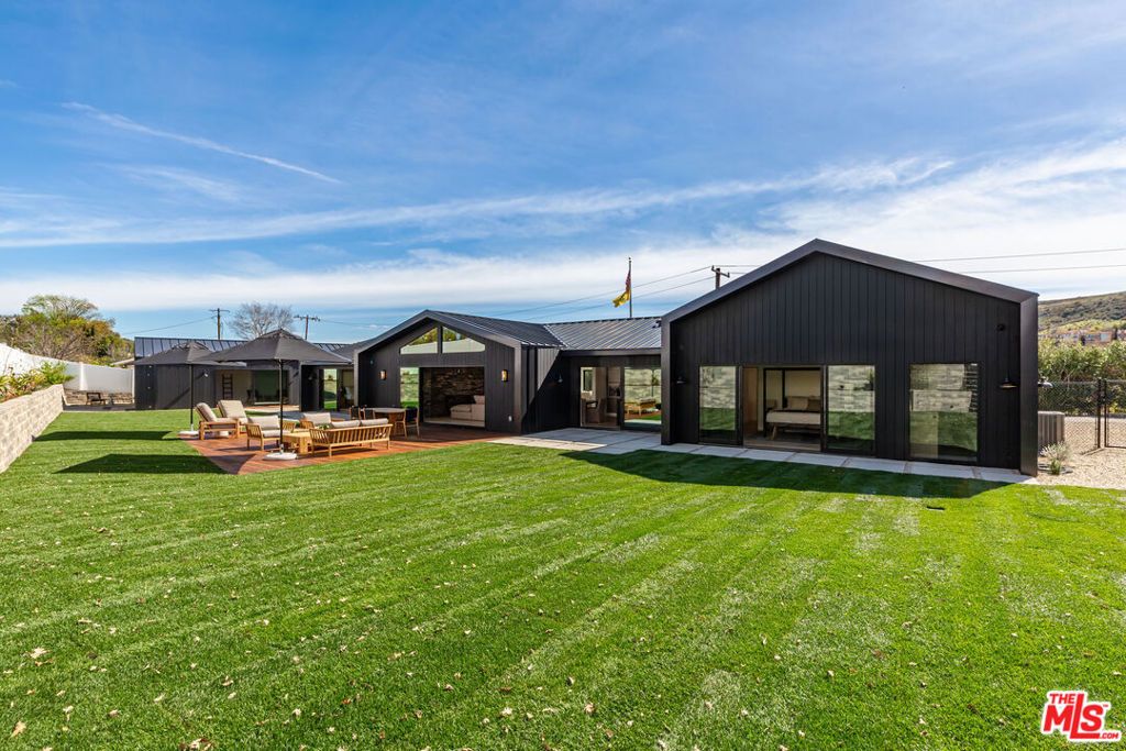 5259 Lewis Road, Agoura Hills, CA 91301