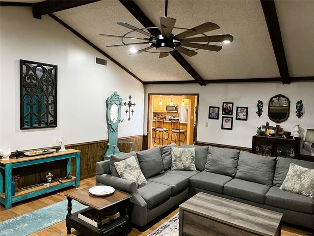 203 Jane Street, Groesbeck, TX 76642