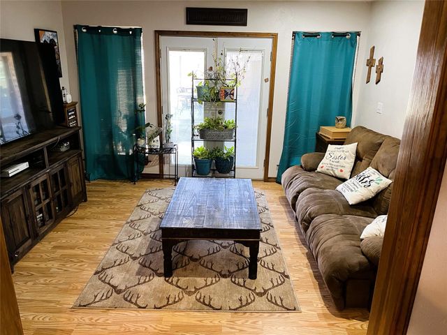 203 Jane Street, Groesbeck, TX 76642