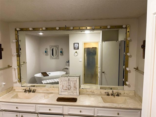 203 Jane Street, Groesbeck, TX 76642