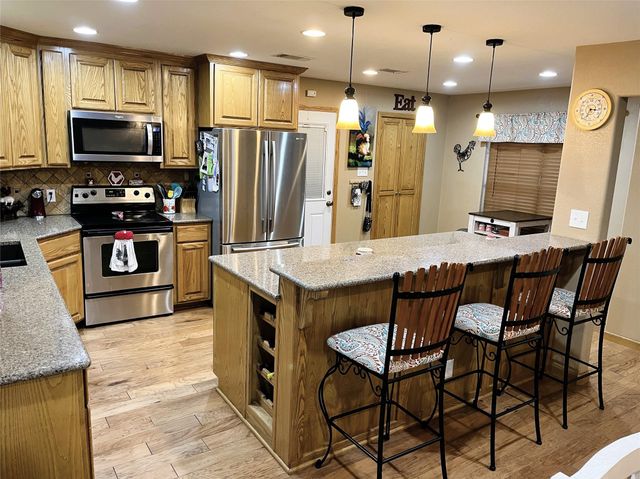 203 Jane Street, Groesbeck, TX 76642