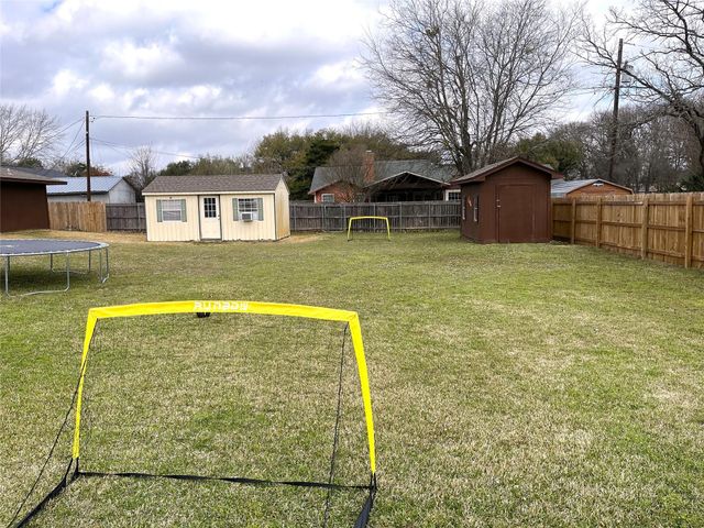 203 Jane Street, Groesbeck, TX 76642