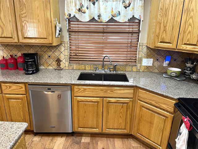 203 Jane Street, Groesbeck, TX 76642