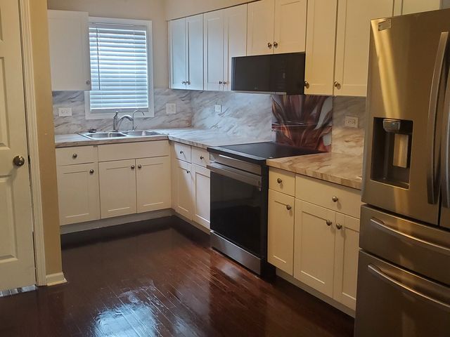 2422 S 12th Avenue, Broadview, IL 60155