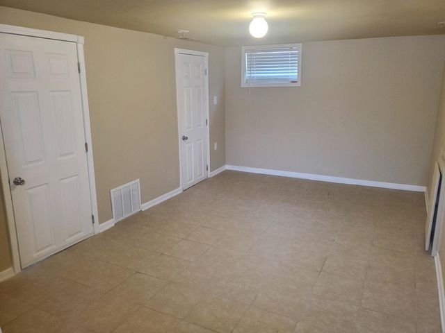 2422 S 12th Avenue, Broadview, IL 60155