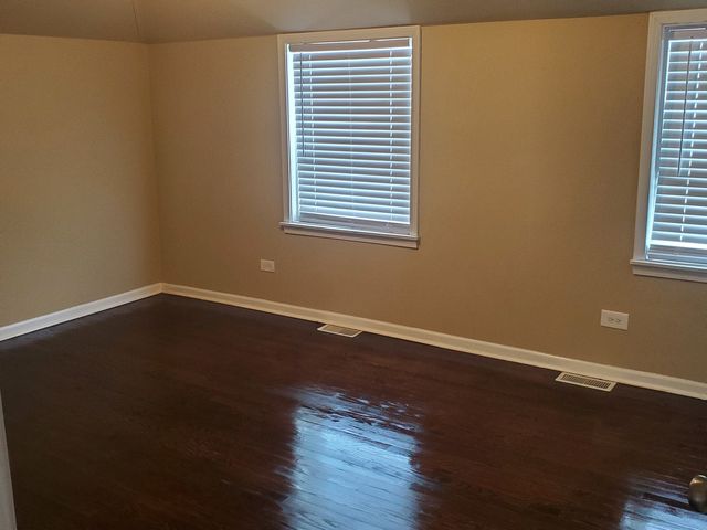 2422 S 12th Avenue, Broadview, IL 60155