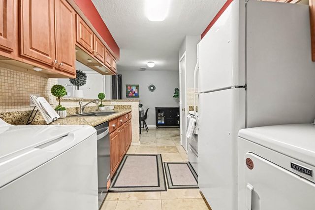 15534 Zabolio Drive 108, Webster, TX 77598