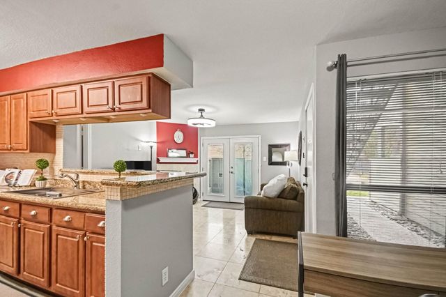 15534 Zabolio Drive 108, Webster, TX 77598