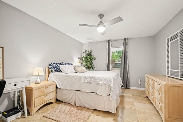 15534 Zabolio Drive 108, Webster, TX 77598