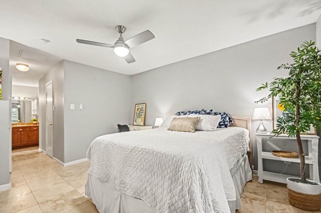 15534 Zabolio Drive 108, Webster, TX 77598
