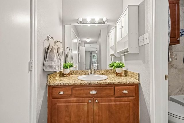 15534 Zabolio Drive 108, Webster, TX 77598