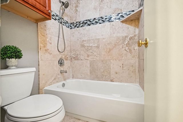 15534 Zabolio Drive 108, Webster, TX 77598