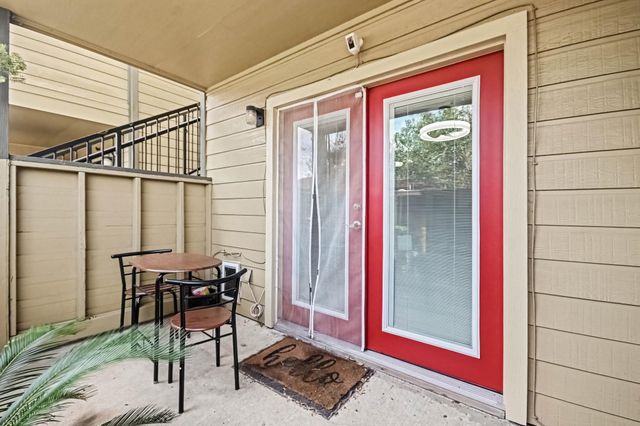 15534 Zabolio Drive 108, Webster, TX 77598