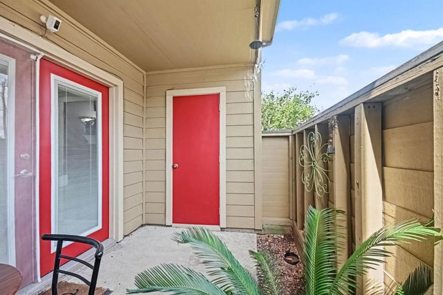 15534 Zabolio Drive 108, Webster, TX 77598