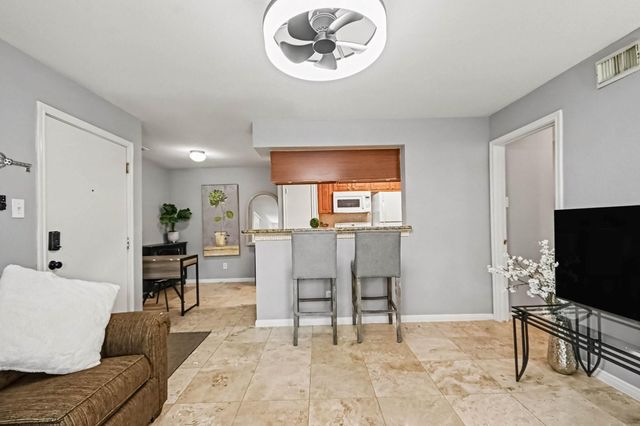 15534 Zabolio Drive 108, Webster, TX 77598