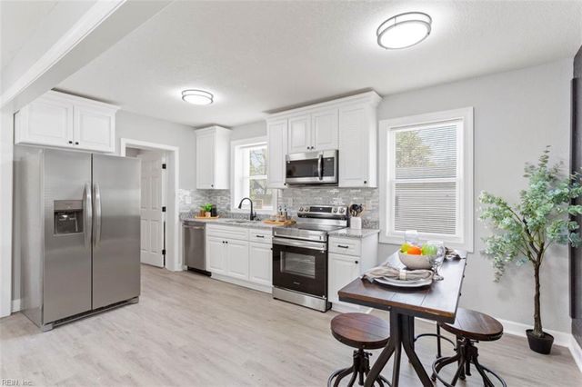 98 Nicholson ST, Portsmouth, VA 23702