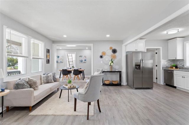 98 Nicholson ST, Portsmouth, VA 23702