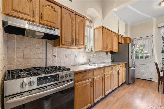 3713 Willett Avenue, Bronx, NY 10467