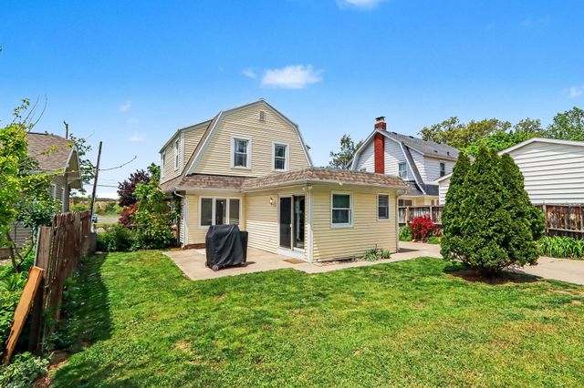 330 N Riverview Drive, Parchment City, MI 49004