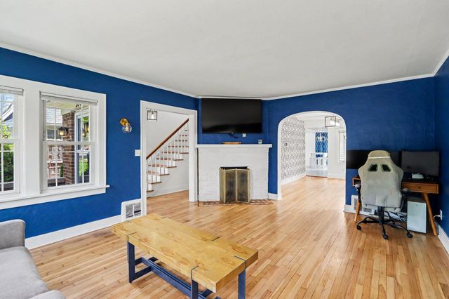 330 N Riverview Drive, Parchment City, MI 49004