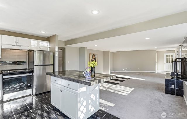 15419 62nd Avenue NE, Kenmore, WA 98028