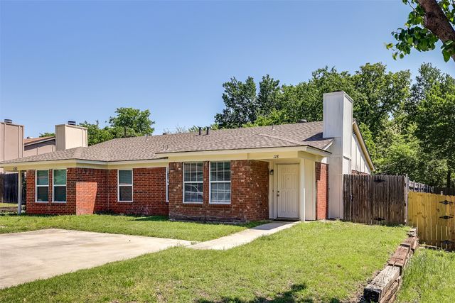 128 Oak Wood Lane, Kennedale, TX 76060