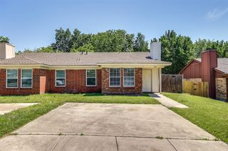 128 Oak Wood Lane, Kennedale, TX 76060
