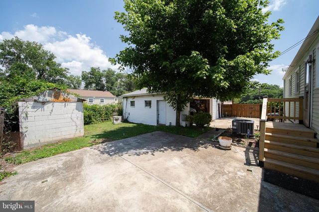 7126 E CEDAR ST, Landover, MD 20785