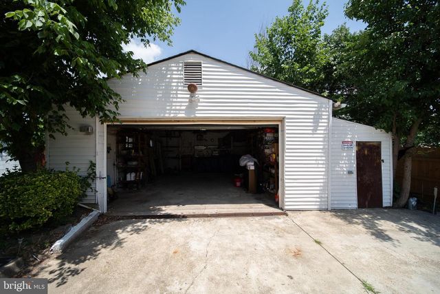 7126 E CEDAR ST, Landover, MD 20785