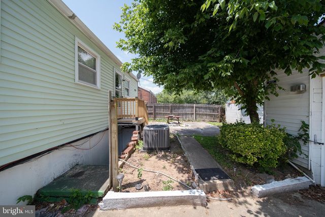 7126 E CEDAR ST, Landover, MD 20785