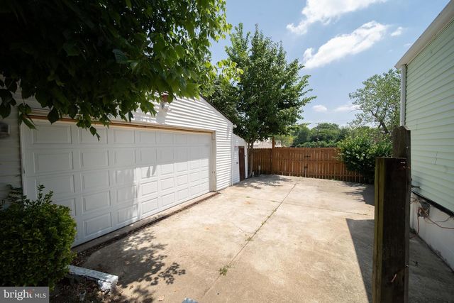 7126 E CEDAR ST, Landover, MD 20785