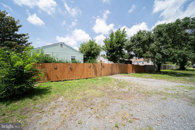 7126 E CEDAR ST, Landover, MD 20785