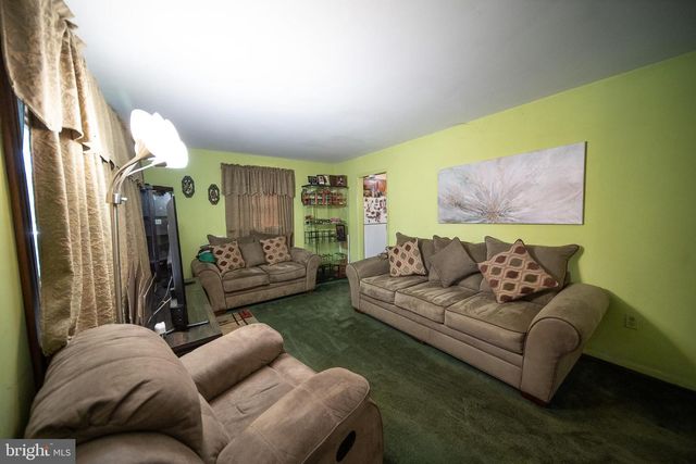 7126 E CEDAR ST, Landover, MD 20785