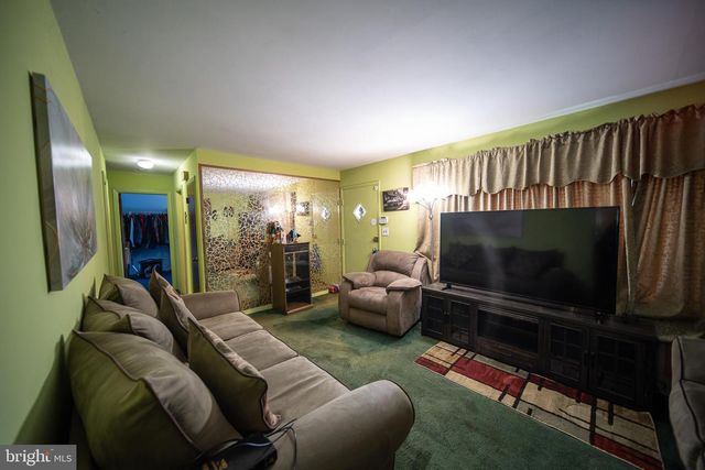 7126 E CEDAR ST, Landover, MD 20785