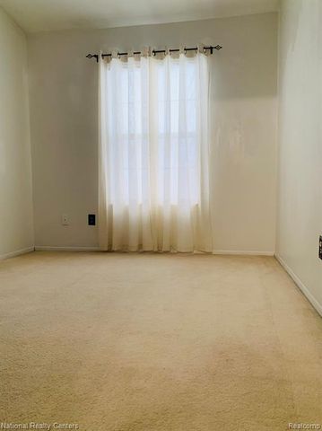 38862 Country Circle, Farmington Hills, MI 48331
