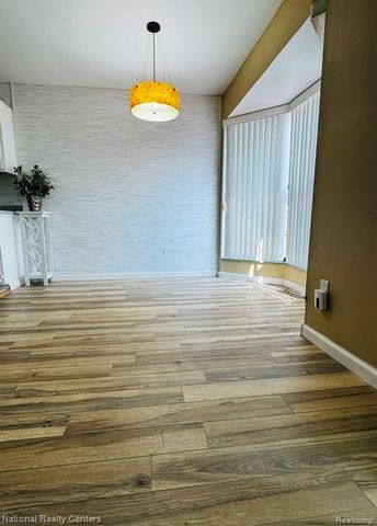 38862 Country Circle, Farmington Hills, MI 48331