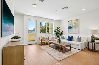 5876 Linden Ave Avenue 9, Long Beach, CA 90805