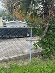 17051 NE 23rd Ave 2E, North Miami Beach, FL 33160