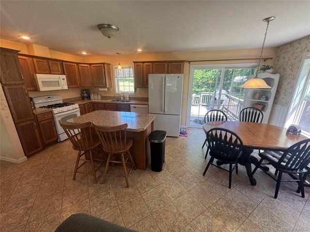 1556 Albany Post Road, Gardiner, NY 12525